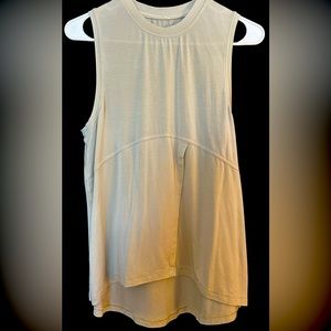Lululemon women’s tie front top
